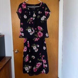 Jones Wear Floral Blouse and Skirt